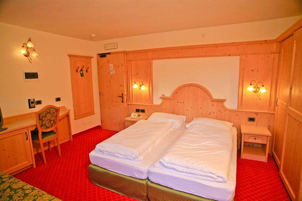 Chalet Campiglio Imperiale Madonna di Campiglio Exterior photo